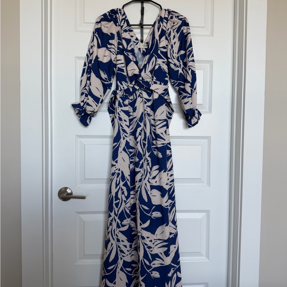 Elegant Blue and Cream Maxi Dress